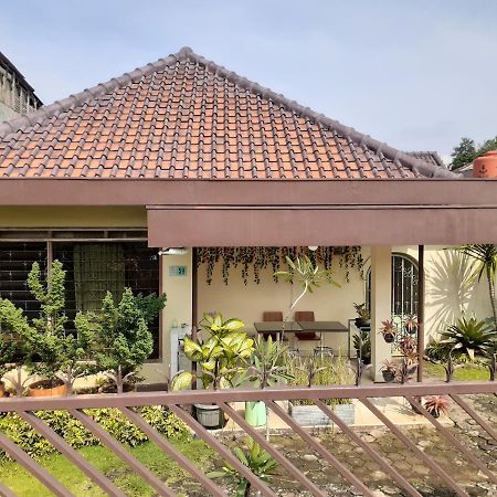 Gio Guesthouse Bogor Exterior photo